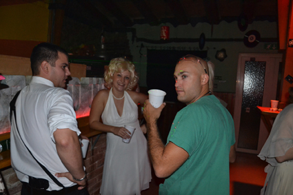Die crazy Sims Party