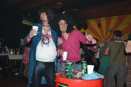 Die crazy Sims Party