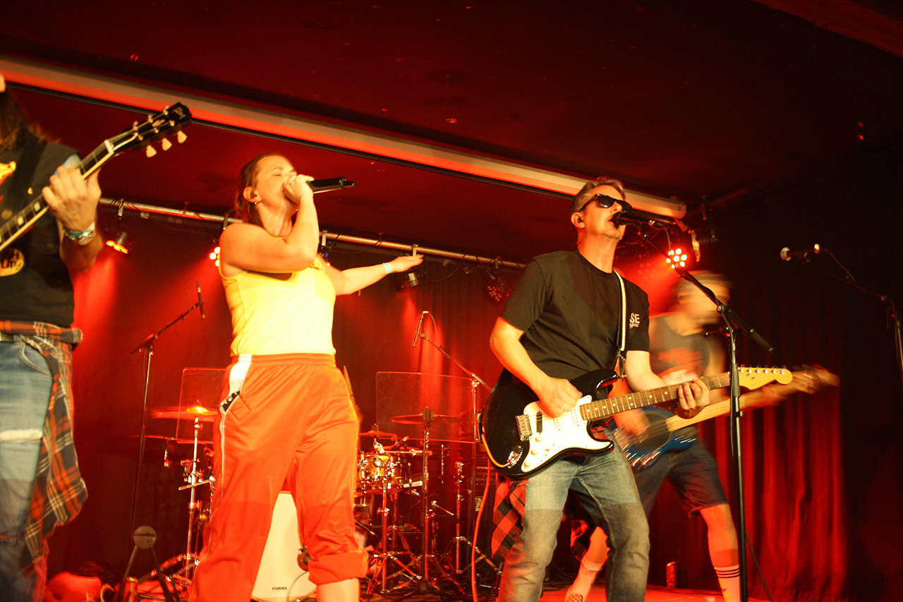 90er Party Teil 1 - live on stage: MITCH