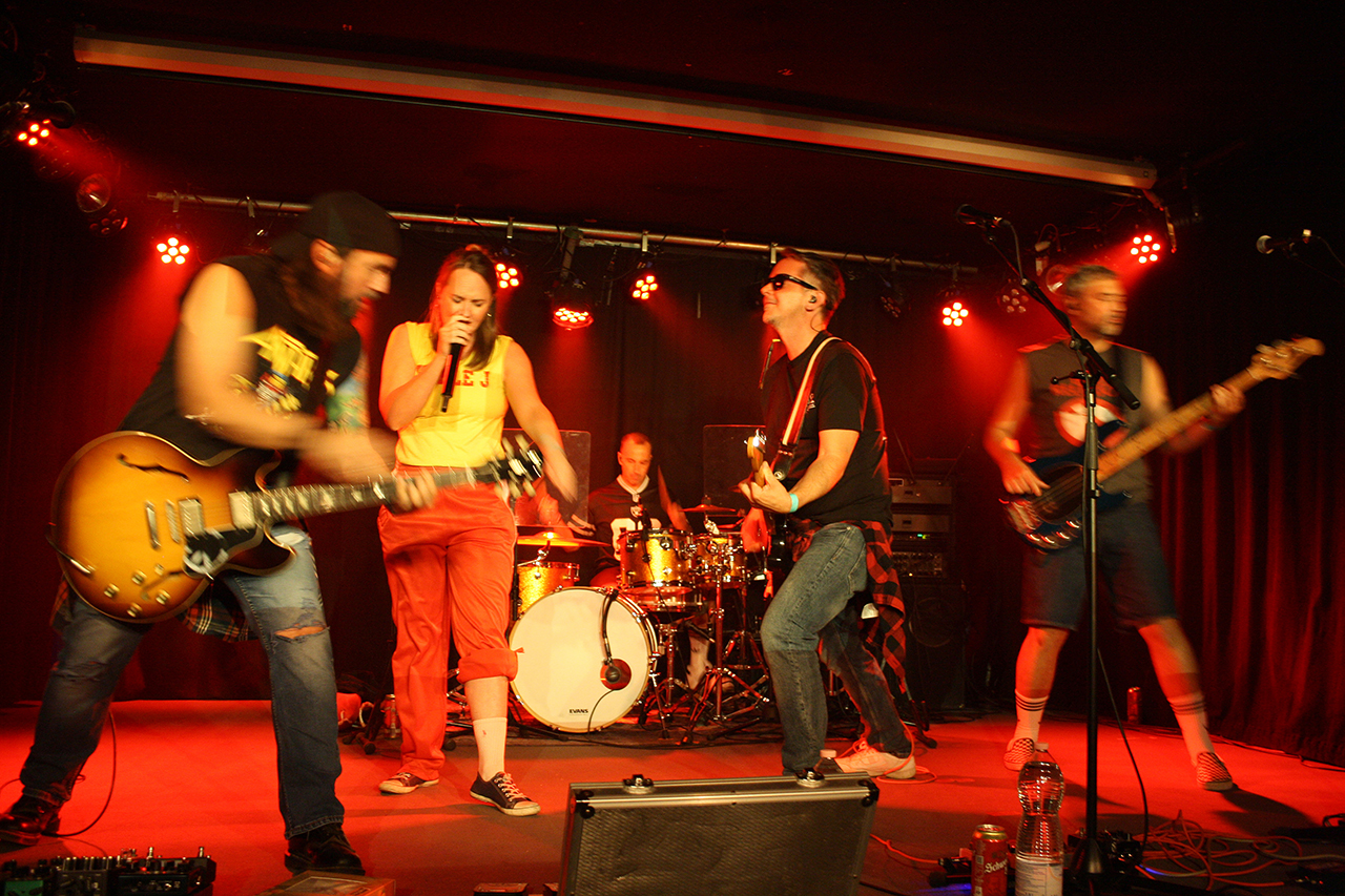 90er Party Teil 1 - live on stage: MITCH
